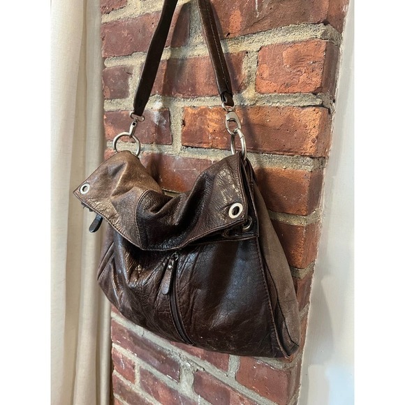 Italian Large Leather Shoulder Bag - Picture 12 of 15